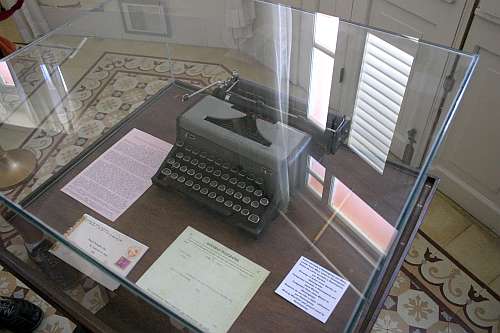 Hotel Ambos Mundos, Hemingways Schreibmaschine