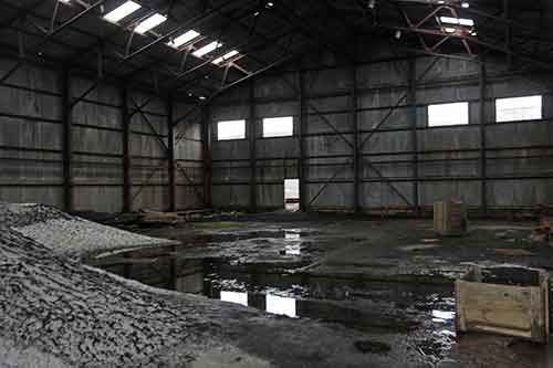 Südshetlandinseln, Deception Island, Whalers Bay, Flugzeug-Hangar innen