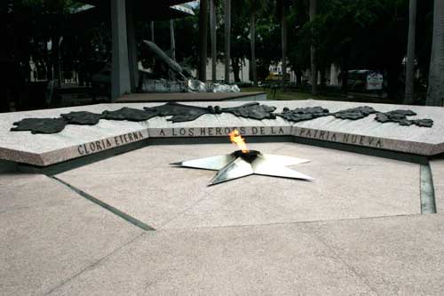 Museo de la Revolución, Ewige Flamme