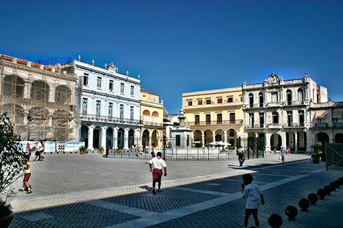 Plaza Vieja, Nordwest-Seite