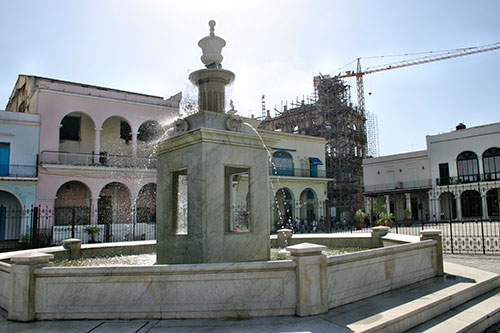 Plaza Vieja, Marmorbrunnen
