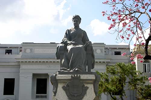 Santa Clara, Statue Marta Abreu de Estévez