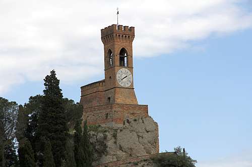 Brisighella, Uhrturm