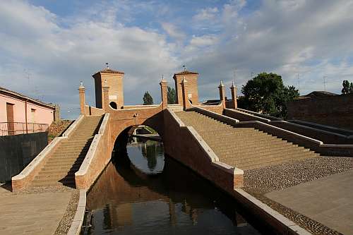 Comacchio, Brücke Trepponti