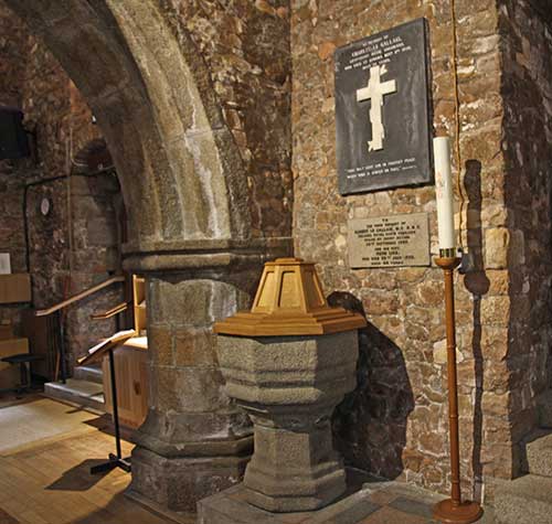 St Brelade, Saint Brelade's Parish Curch, Taufstein