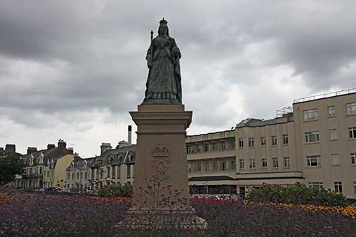 St Helier, Queen Victoria's statue