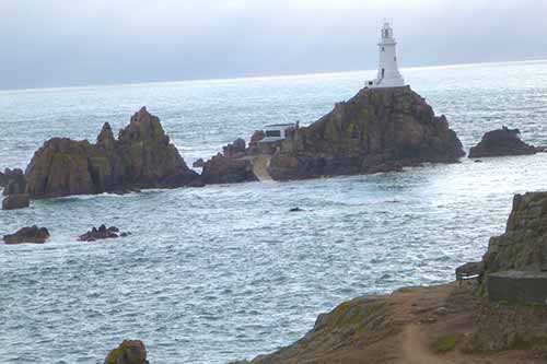 St Brelade, Corbière Point, Causeway bei Flut