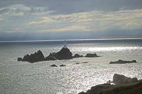 St Brelade, Corbière Point, Causeway bei Flut