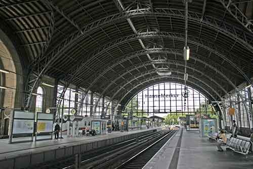 Dammtorbahnhof, Halle