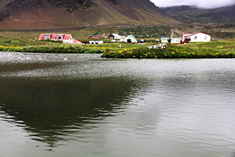 Arnastapi, kleiner See