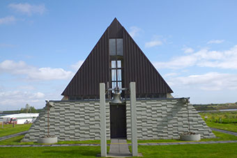 Kirkjubæjarklaustur, Kirche außen
