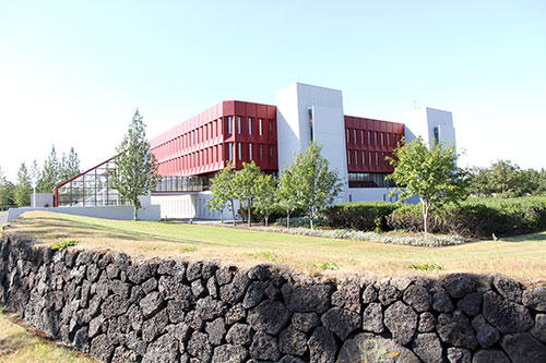 National- und Universitätsbibliothek