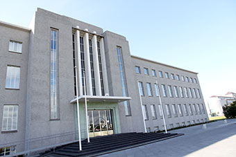 Universität Hauptgebäude