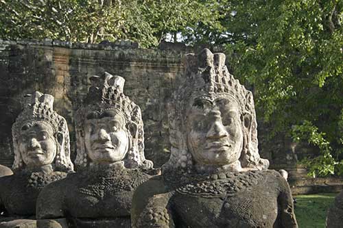 Angkor Thom, Asuras (Dämonen)