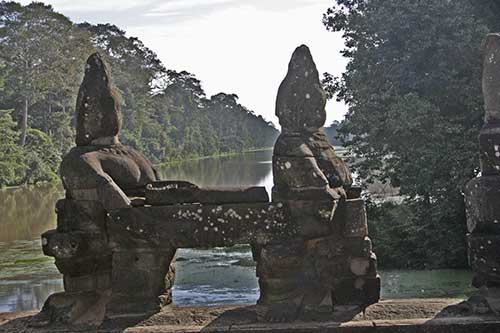 Angkor Thom, Asuras (Dämonen)