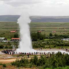 Suðurland, Termalfeld Haukadalur, Geysir Strokkur