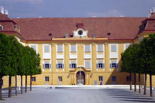 Marchfeld Schloss Hof Ehrenhofseite
