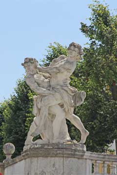 Schloss Hof, Terrasse 1, Neptunbrunnen, Herkulesfigur2