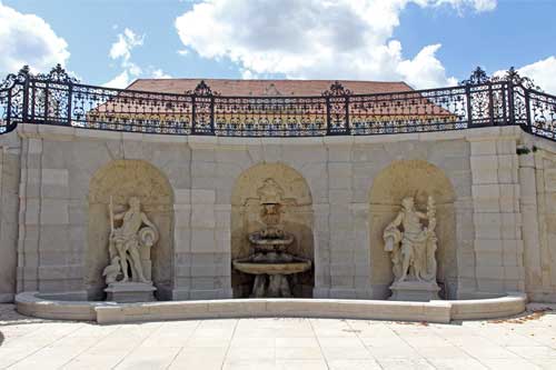 Schloss Hof, Terrasse 4, Brunnengrotte