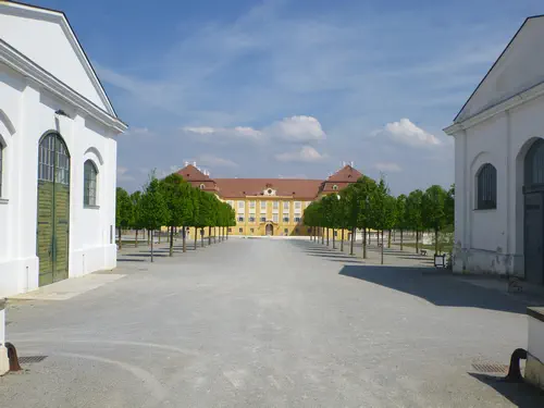 Marchfeld Schloss Hof Terrasse 1 Ehrenhofseite