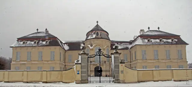 Marchfeld, Schloss Niederweiden Westfront