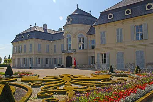 Marchfeld Schloss Niederweiden Gartenseite