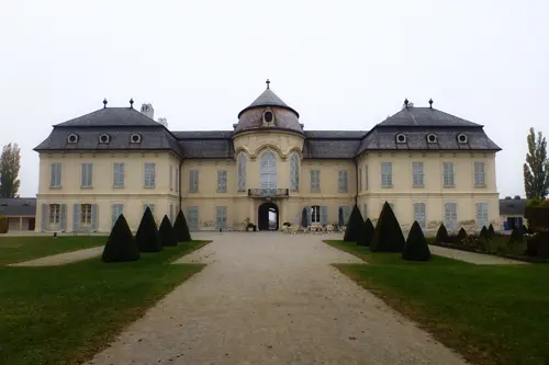 Marchfeld Schloss Niederweiden Gartenseite
