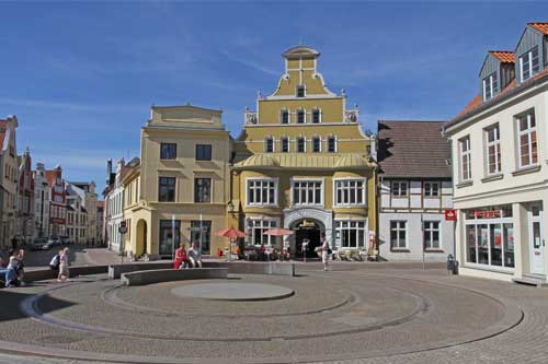 Wismar, Löwen-Apotheke am Hopfenmarkt