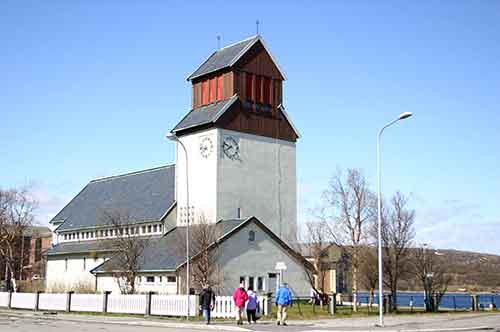 Kirkenes, Kirche