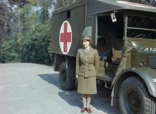 Prinzessin Elisabeth in der Uniform des Auxiliary Territorial Service