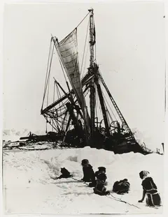 Frank Hurley, Endurance crushed to death by the icepacks of the Weddell Sea [the sinking ship, watched by the dogs, Shackleton expedition, 1 November 1915