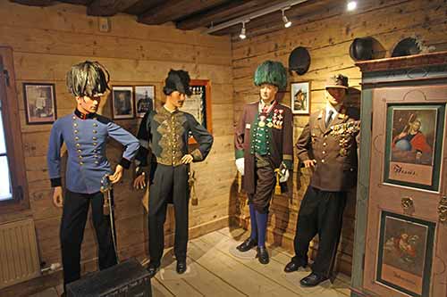 Altenmarkt, Heimatmuseum, Uniformen
