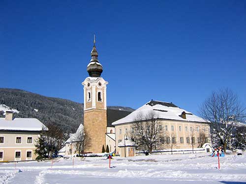 Altenmarkt, Pfarrkirche außen