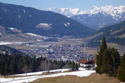 Altenmarkt, Ort und Dachstein