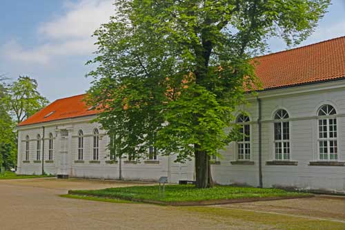 Rügen Putbus Schlosspark Marstall