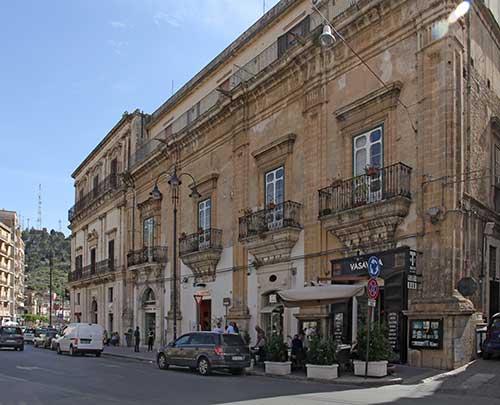 Modica, Corso Umberto I