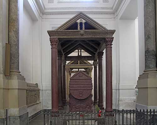 Palermo, Cattedrale Maria SS. Assunta, Sarkophag von Kaiser Friedrich II.