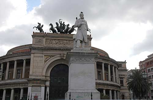Palermo, Statue von Ruggero Settimo