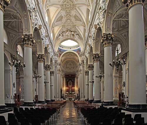Ragusa, Cattedrale di San Giovanni Battista, Mittelschiff