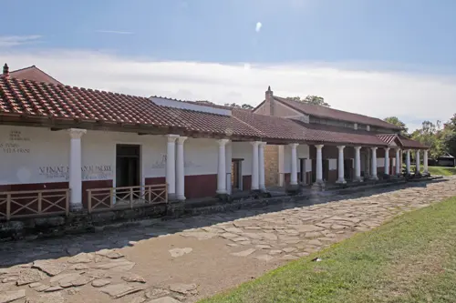 Carnuntum, Römisches Stadtviertel, Nordstrasse, Säulenportikus