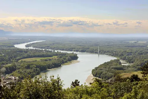 Hainburg, Donau als Grenze, Donaubrücke