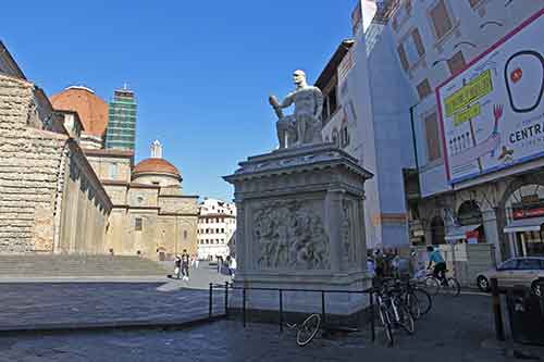 Toskana: Florenz - Denkmal für Giovanni delle Bande Nere