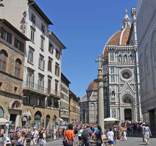 Toskana: Florenz, Piazza del Duomo, Säule des heiligen Zenobius