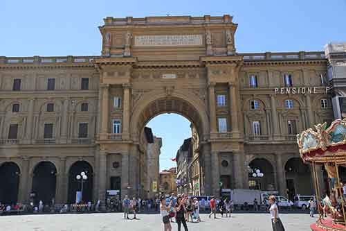 Toskana: Florenz, Piazza della Repùbblica, Triumphbogen Arconte