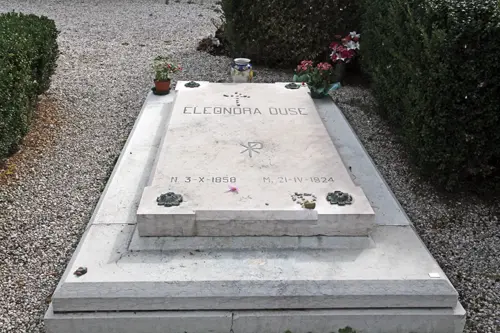 Asolo, Friedhof Sant' Anna, Grab Eleonora Duse