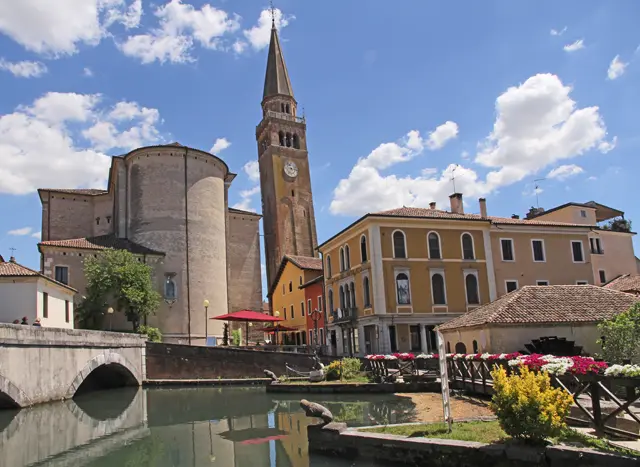 Portogruaro, Dom und Campanile, Rückseite