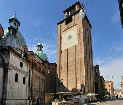 Treviso, Dom San Pietro, Glockenturm